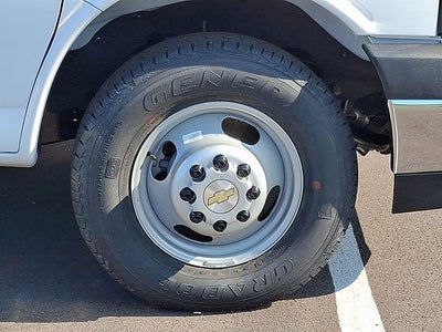 2025 Chevrolet Express Cutaway 3500 Base