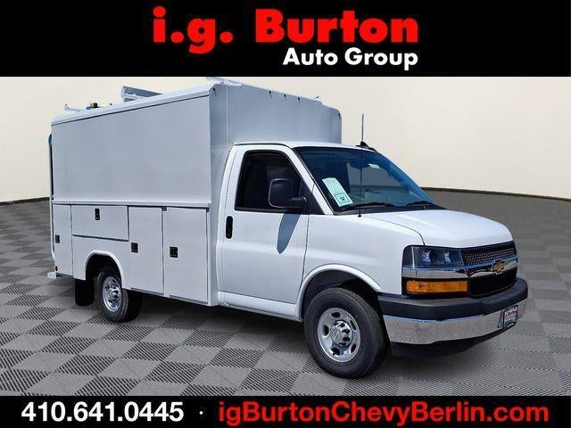 2026 Chevrolet Express Cutaway 3500 Base