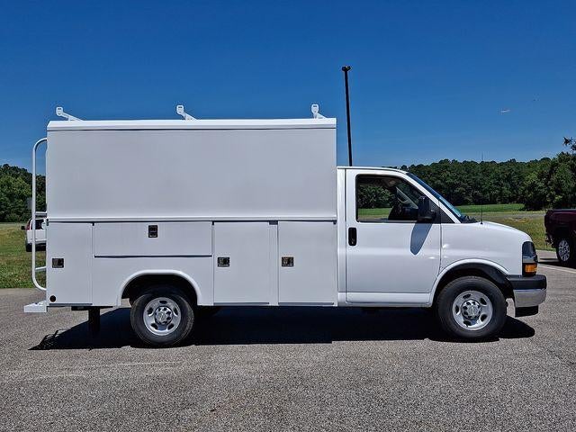 2026 Chevrolet Express Cutaway 3500 Base