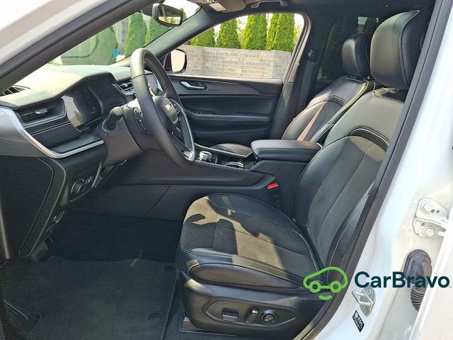 2023 Jeep Grand Cherokee L Altitude 4x4