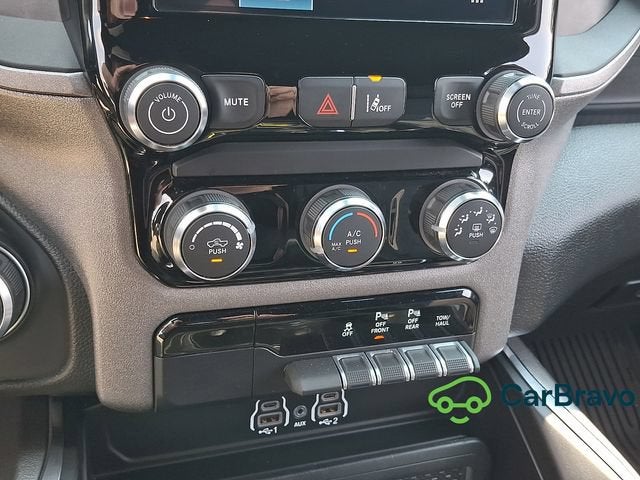 2025 RAM 1500 Tradesman Crew Cab 4x4 5'7" Box