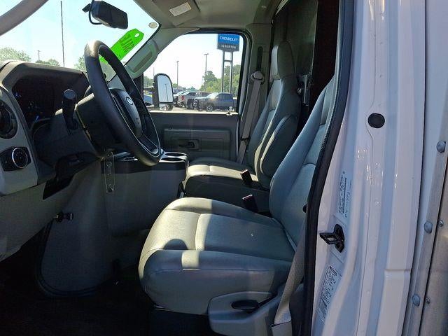 2024 Ford E-Series Cutaway E-450