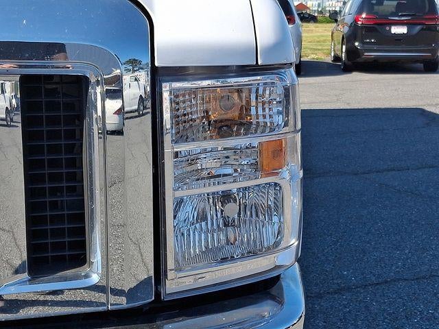 2024 Ford E-Series Cutaway E-450