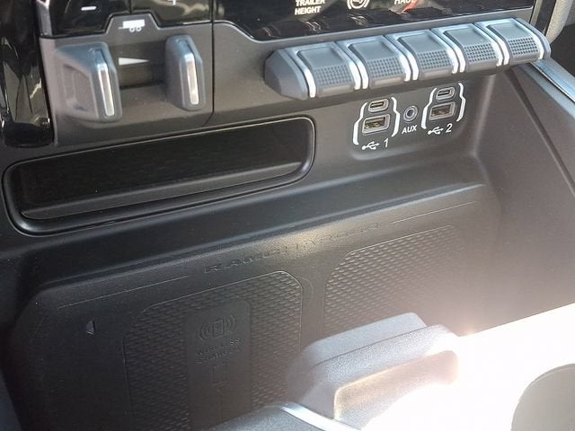 2024 RAM 3500 Laramie Crew Cab 4x4 8' Box