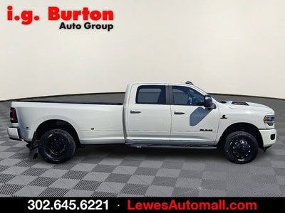 2024 RAM 3500 Laramie Crew Cab 4x4 8' Box
