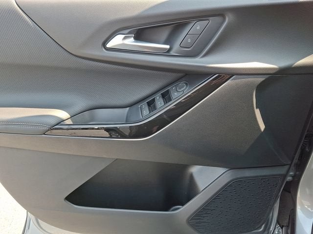 2027 Chevrolet Equinox LT - Photo 9
