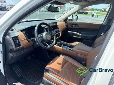 2022 Nissan Pathfinder Platinum 4WD