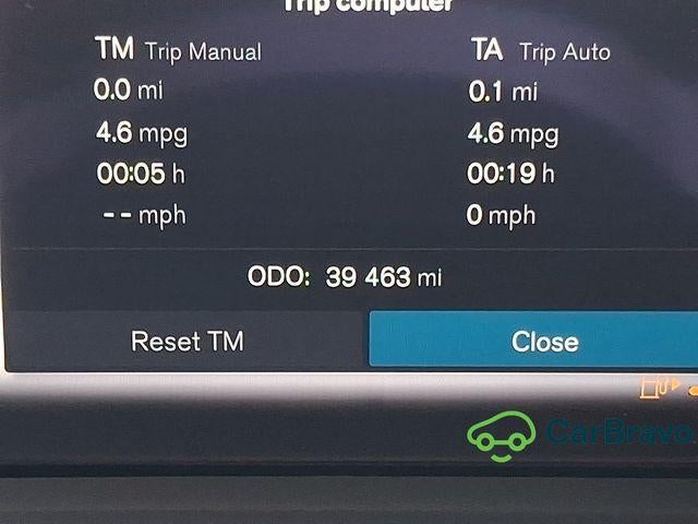 2023 Volvo XC60 B5 Plus Dark Theme