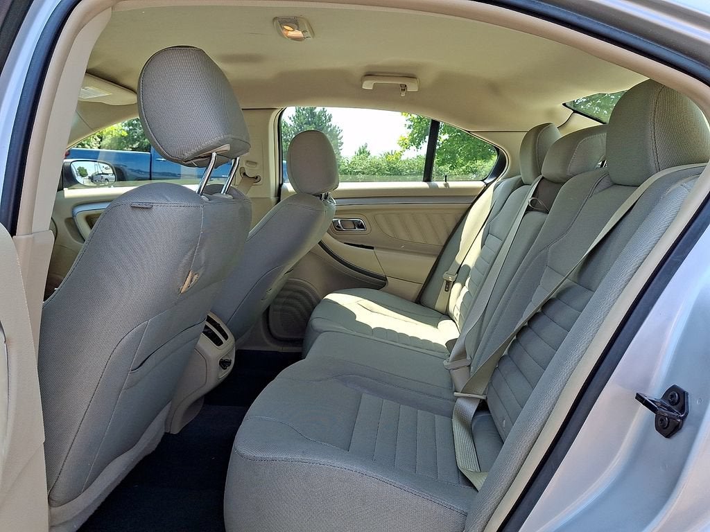 2017 Ford Taurus SE