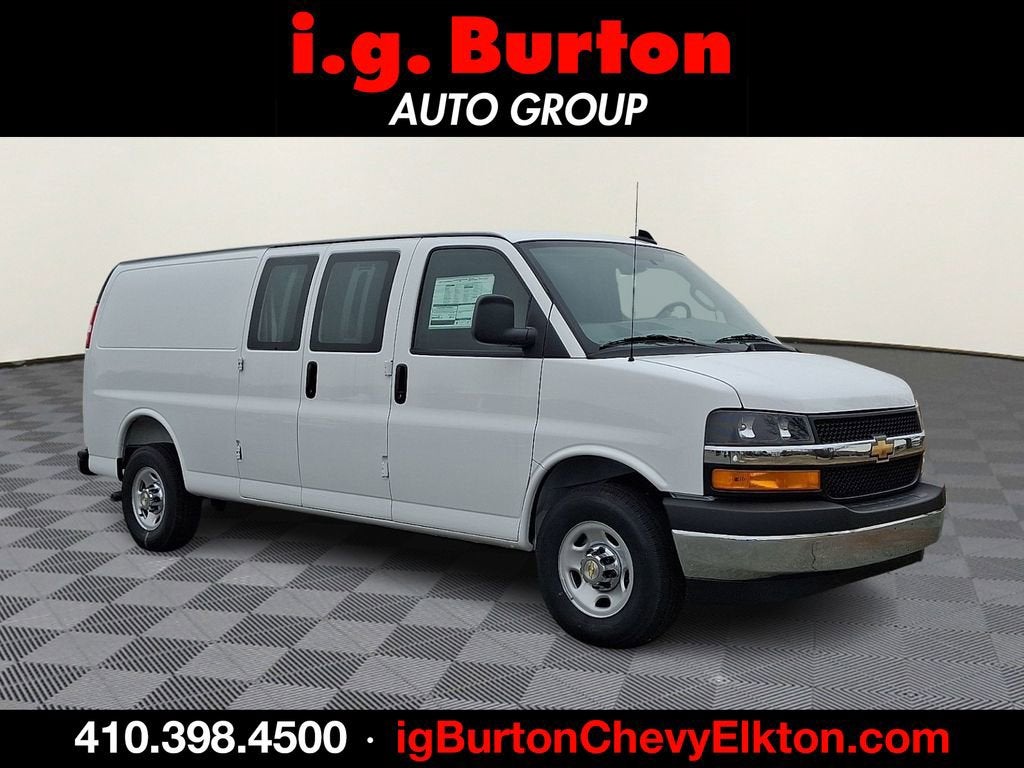 2025 Chevrolet Express Cargo WT