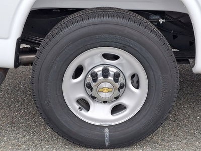 2025 Chevrolet Express Cargo WT