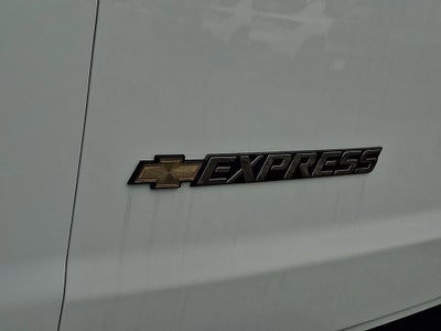 2025 Chevrolet Express Cargo WT